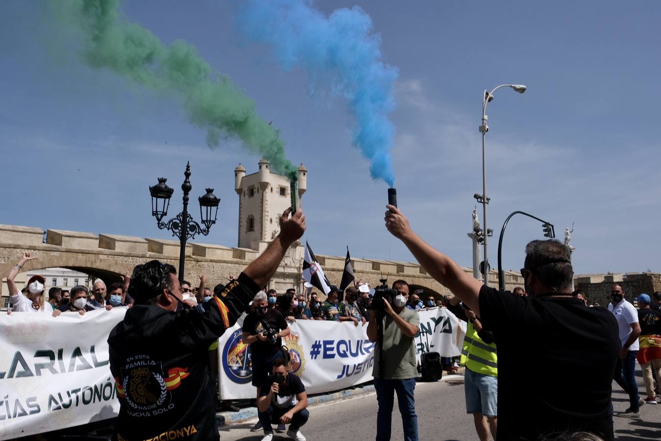 FOTOS: Jusapol vuelve a salir a la calle en Cádiz para pedir más medios