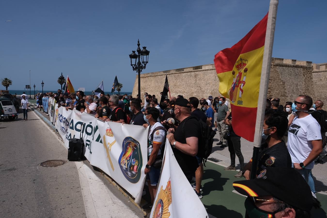 FOTOS: Jusapol vuelve a salir a la calle en Cádiz para pedir más medios