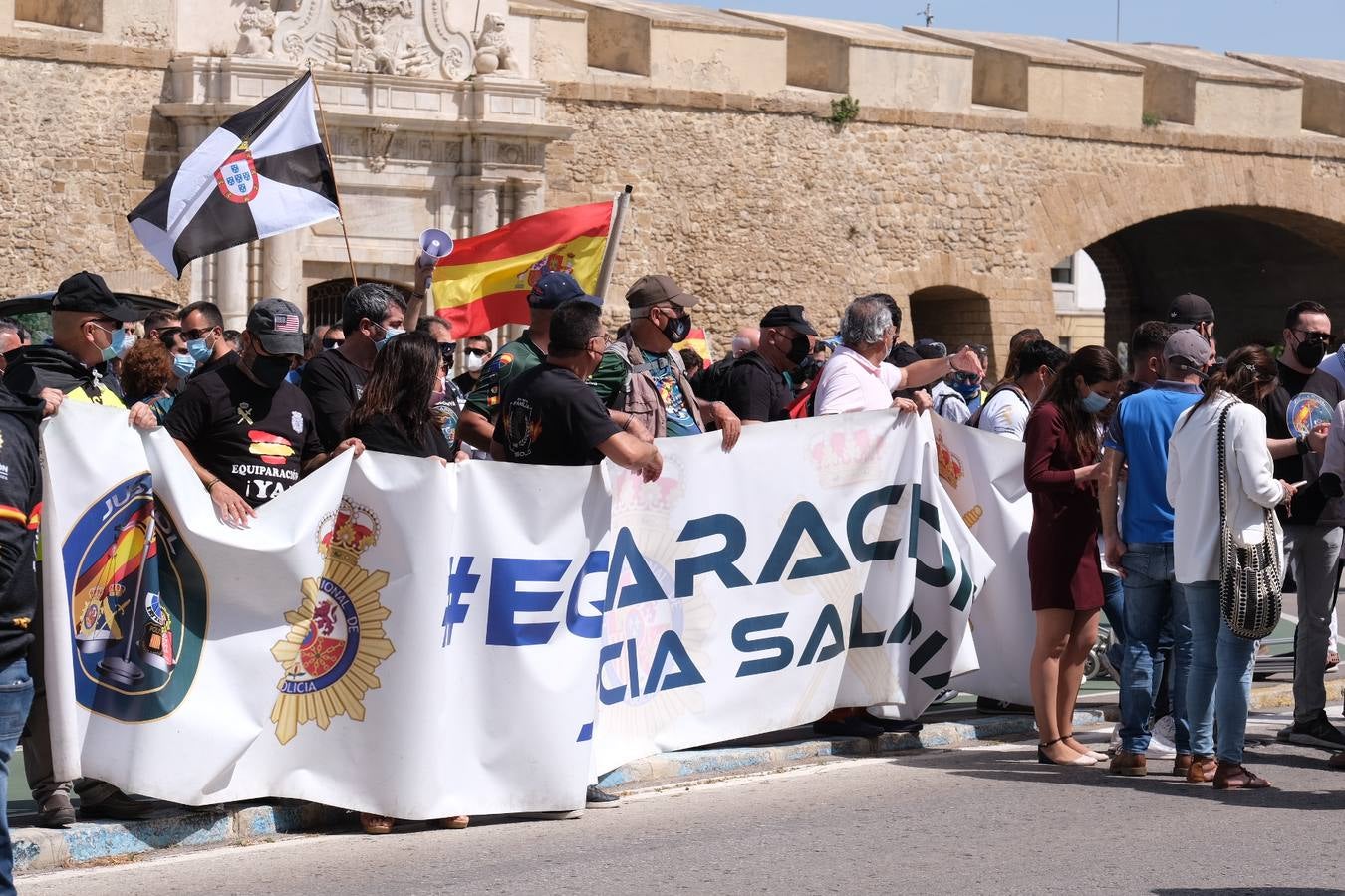 FOTOS: Jusapol vuelve a salir a la calle en Cádiz para pedir más medios