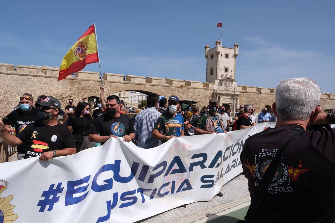 FOTOS: Jusapol vuelve a salir a la calle en Cádiz para pedir más medios