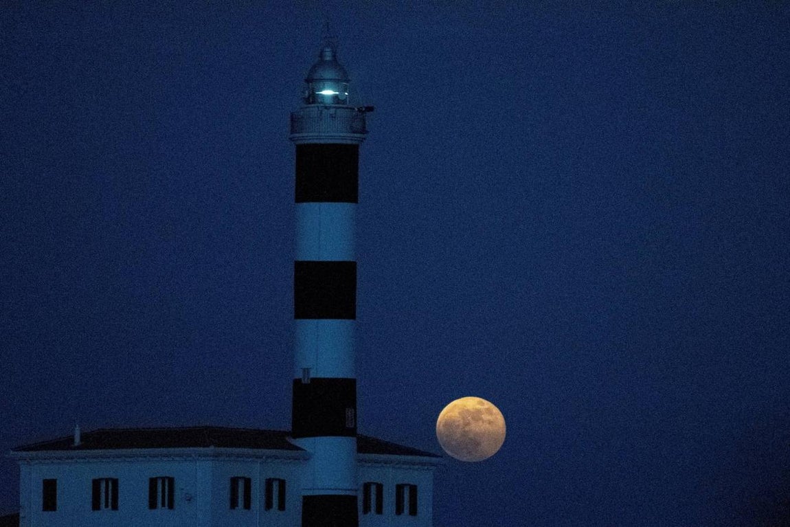 Superluna vista desde Puertocolom, en Mallorca. 