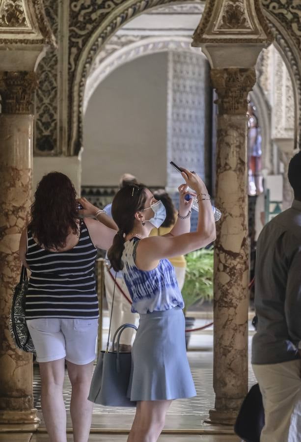 Los turistas vuelven a llenar el Real Alcázar de Sevilla