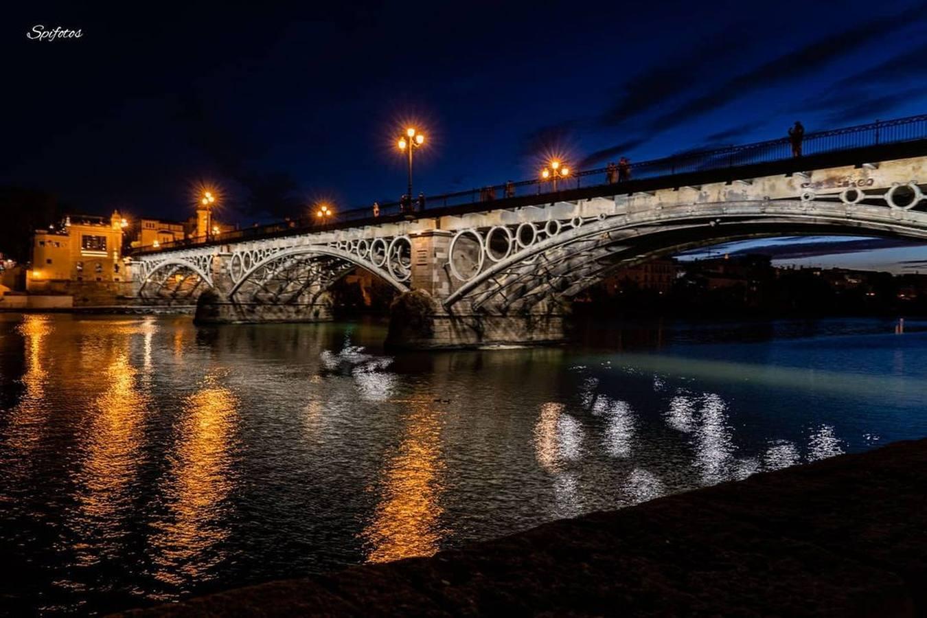 La magia de la Sevilla nocturna, protagonista de las imágenes recibidas en el reto fotográfico de ABC