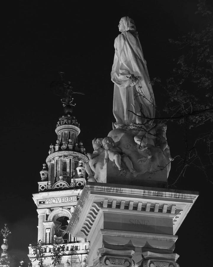 La magia de la Sevilla nocturna, protagonista de las imágenes recibidas en el reto fotográfico de ABC