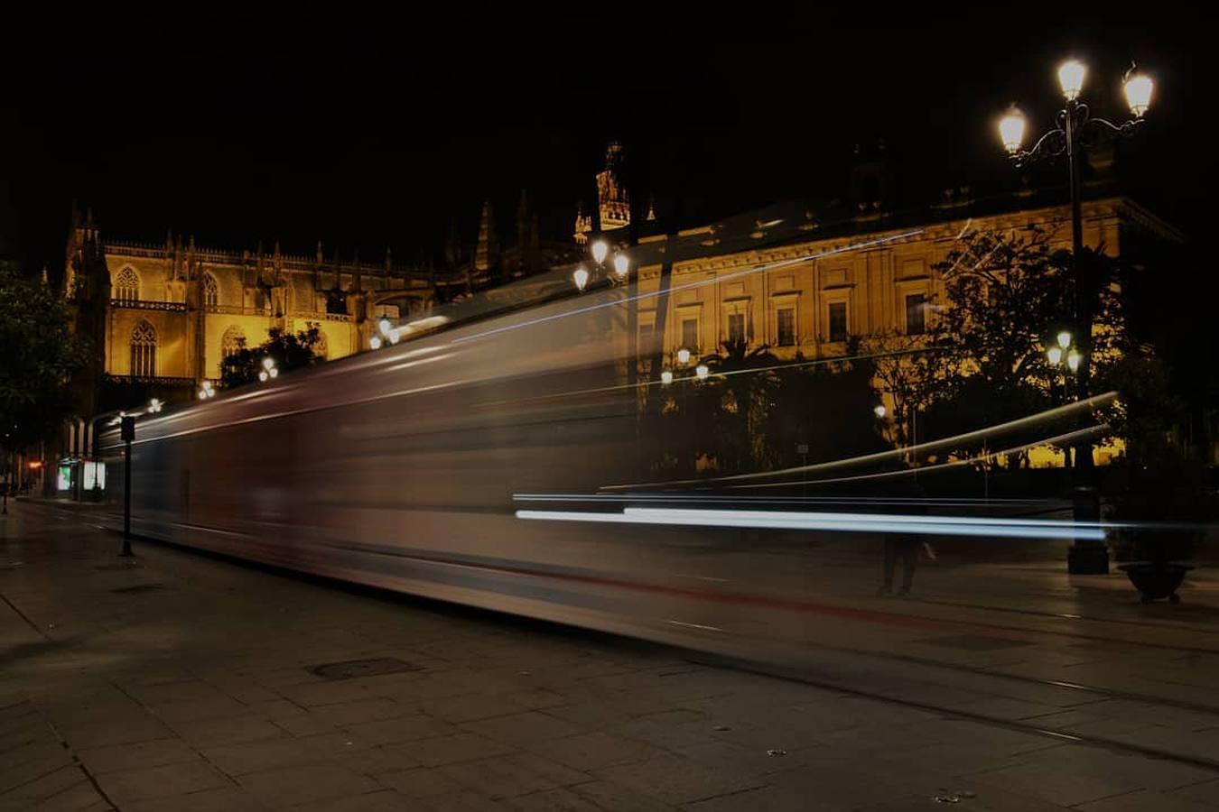 La magia de la Sevilla nocturna, protagonista de las imágenes recibidas en el reto fotográfico de ABC