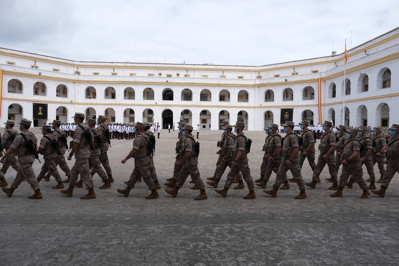 Los infantes de Marina que han llegado de Malí son recibidos en el TEAR