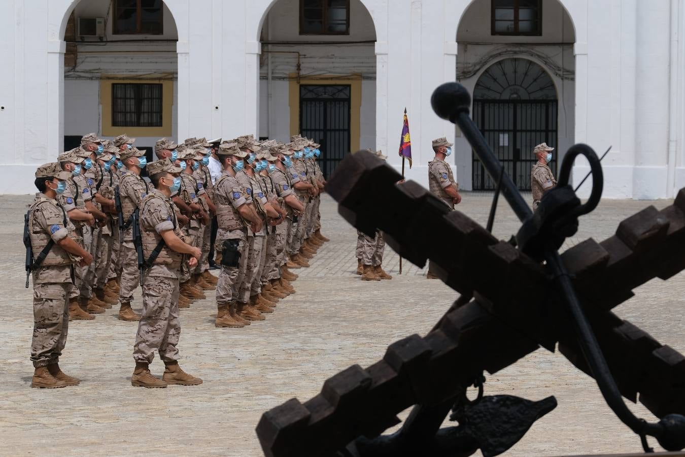 Los infantes de Marina que han llegado de Malí son recibidos en el TEAR