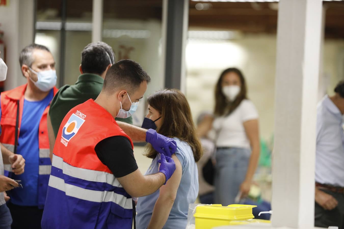 Vacunación en el centro habilitado en la Facultad de Matemáticas de Sevilla