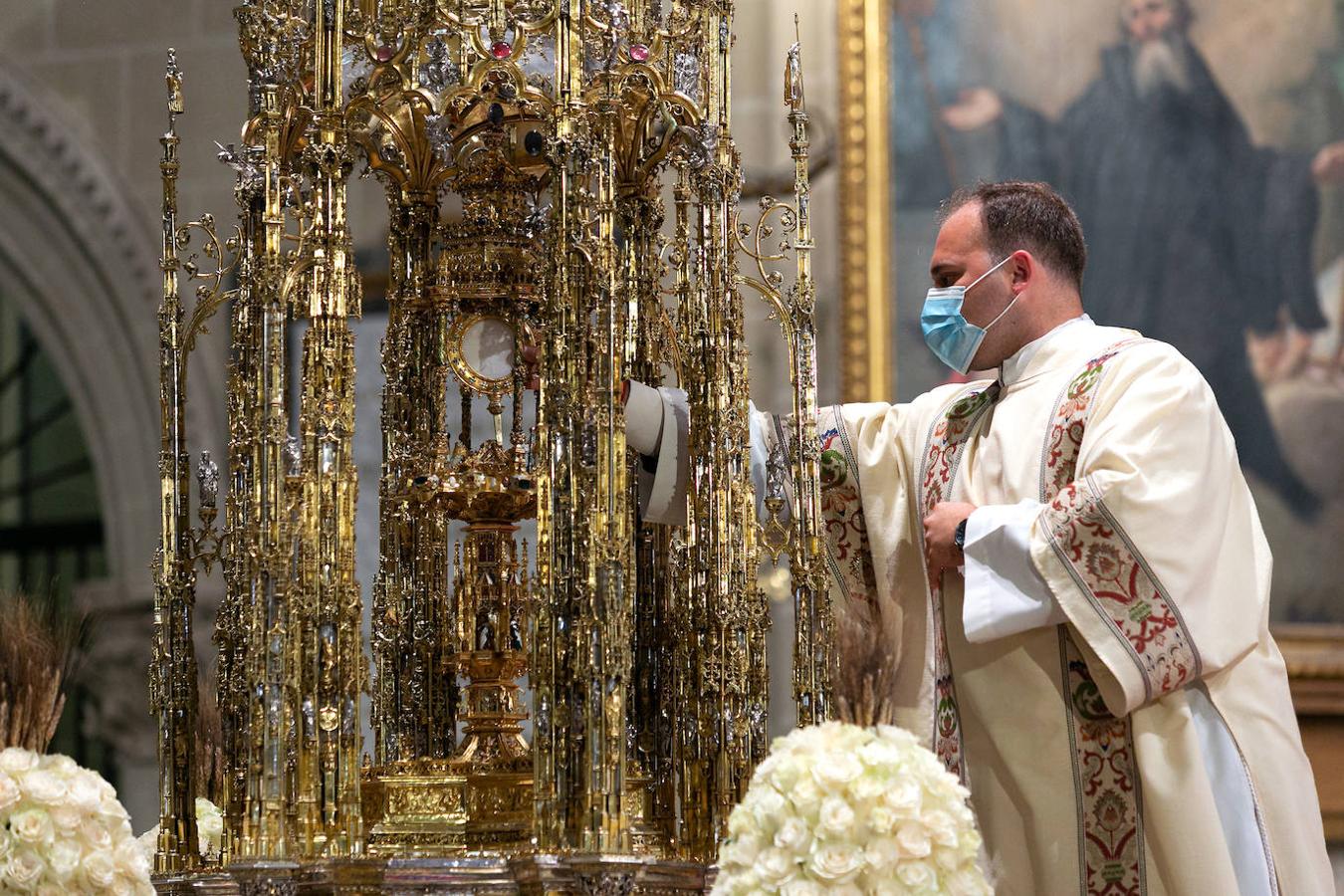 Las imágenes de un Corpus de Toledo a medio gas