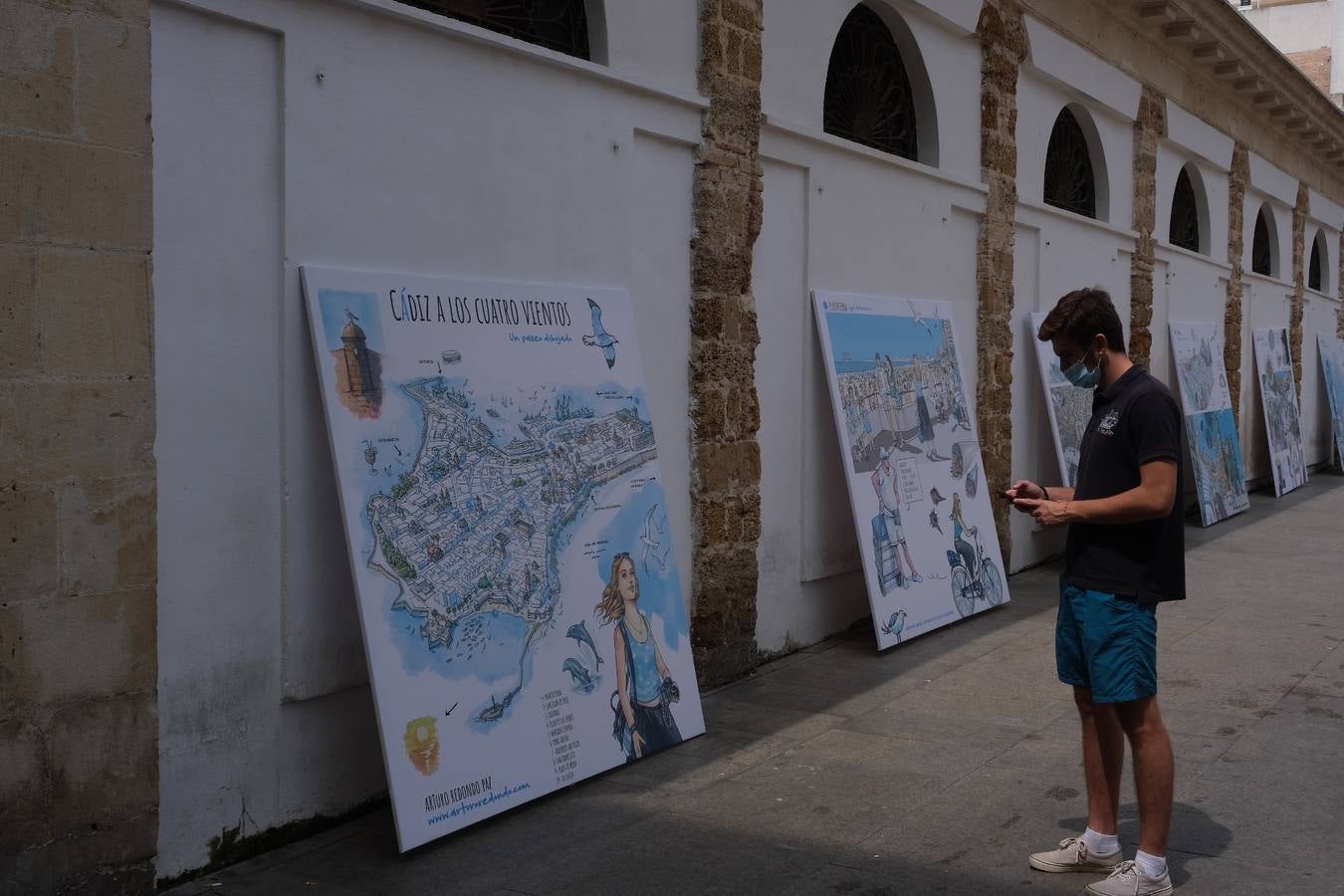 Inauguración de la exposición ‘Cádiz a los cuatro vientos’ en el Mercado Central