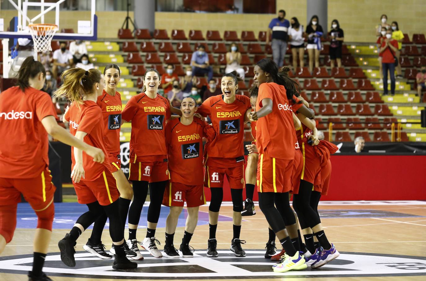 Las mejores imágenes del partido de baloncesto España-Bélgica en Córdoba