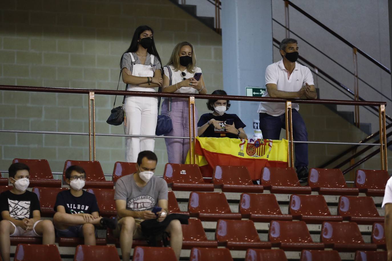 Las mejores imágenes del partido de baloncesto España-Bélgica en Córdoba