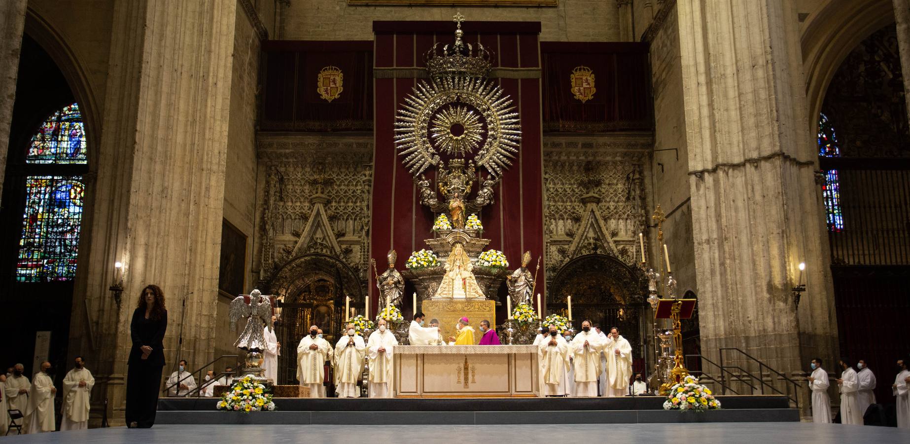 Misa solemne de despedida de monseñor Asenjo en la Catedral de Sevilla