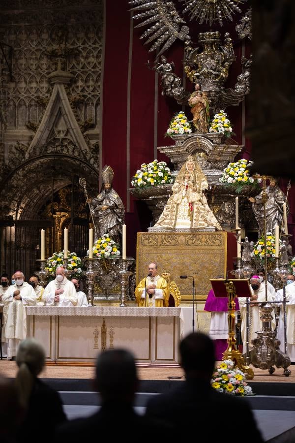 Misa solemne de despedida de monseñor Asenjo en la Catedral de Sevilla