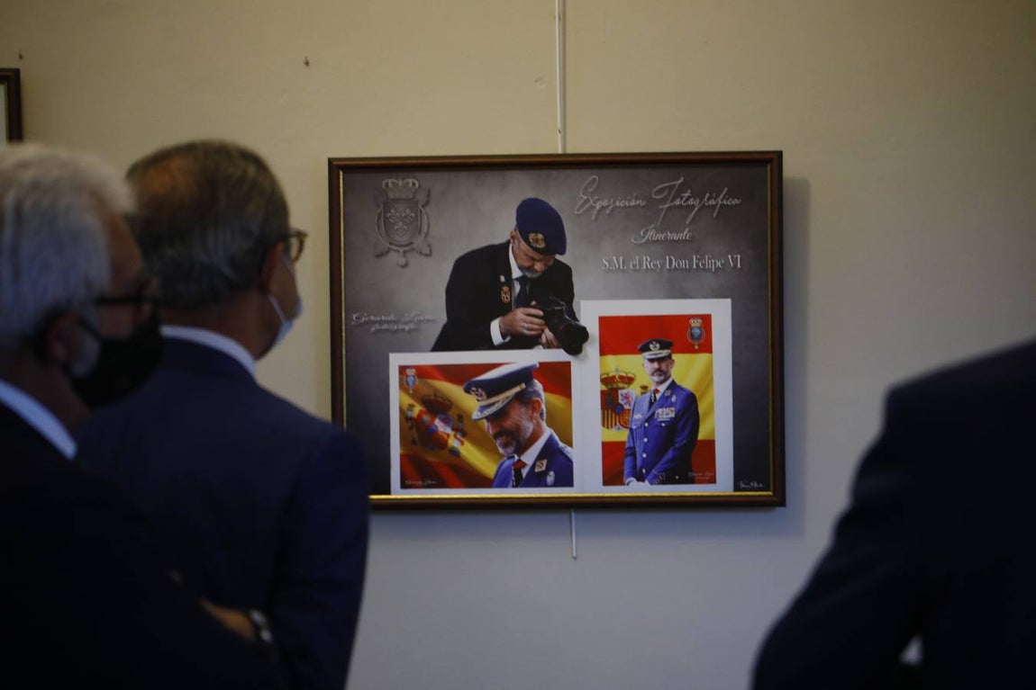 La exposición del Rey Felipe VI en el Círculo de la Amistad de Córdoba, en imágenes