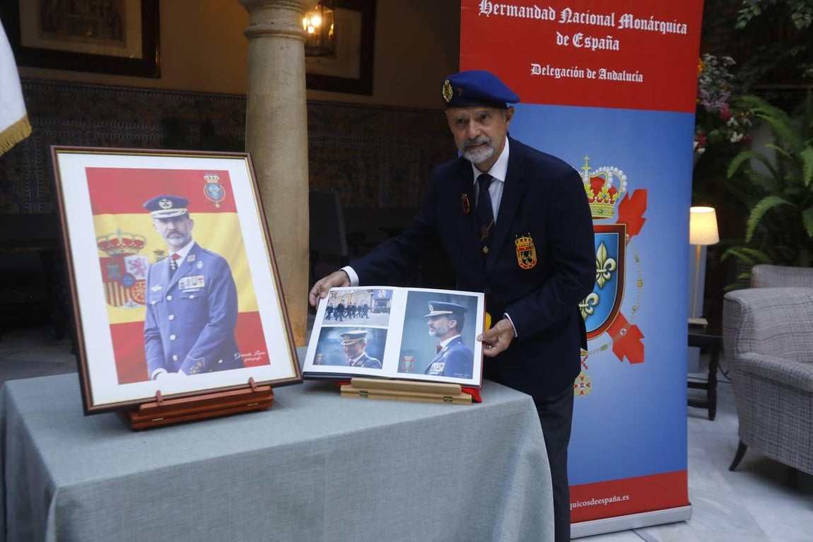 La exposición del Rey Felipe VI en el Círculo de la Amistad de Córdoba, en imágenes
