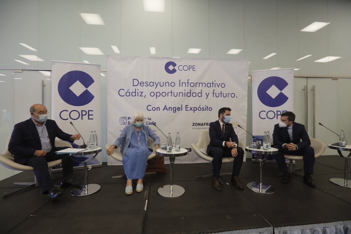 En imágenes: Desayuno informativo &#039;Cádiz, oportunidad y futuro