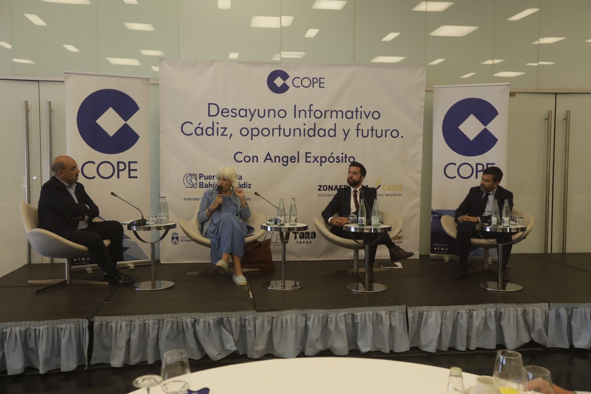 En imágenes: Desayuno informativo &#039;Cádiz, oportunidad y futuro