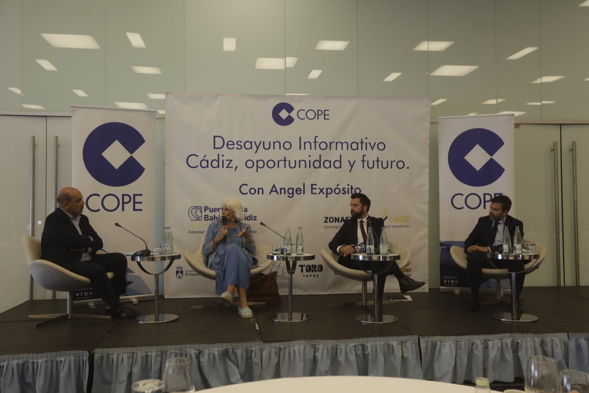 En imágenes: Desayuno informativo &#039;Cádiz, oportunidad y futuro