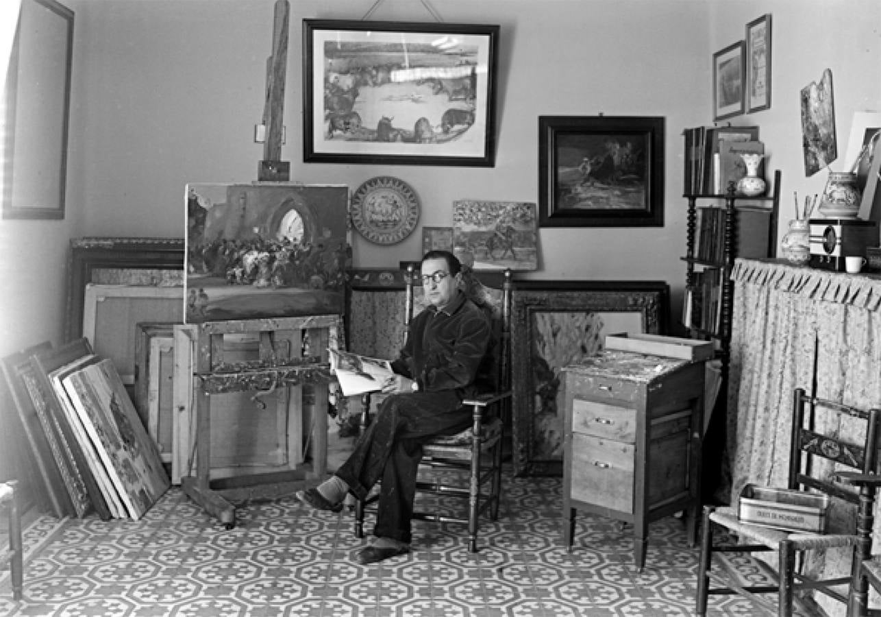 Andrés Martínez de León en su estudio de Madrid en 1932