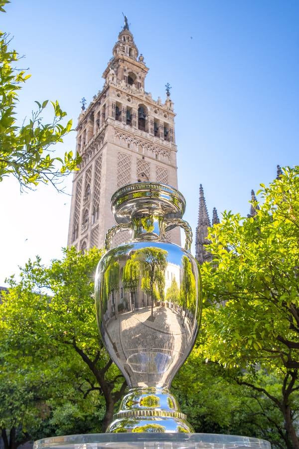 La Eurocopa se pasea por Sevilla