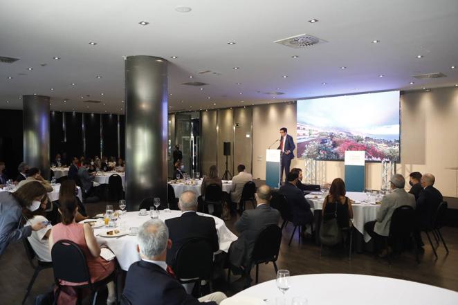 En imágenes, el presidente de Paradores, en la Mirada Económica de ABC Córdoba