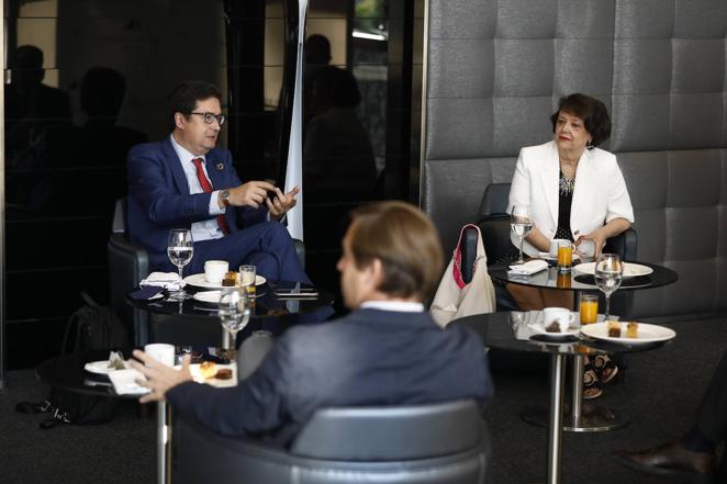 En imágenes, el presidente de Paradores, en la Mirada Económica de ABC Córdoba