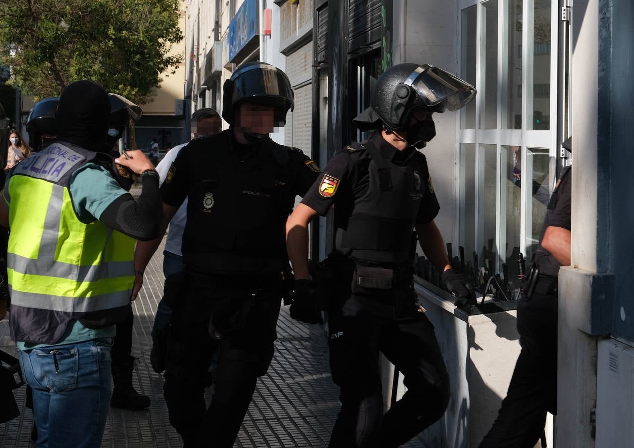 Contundente operación antidroga contra una red de traficantes en Puntales y el Cerro del Moro, en Cádiz