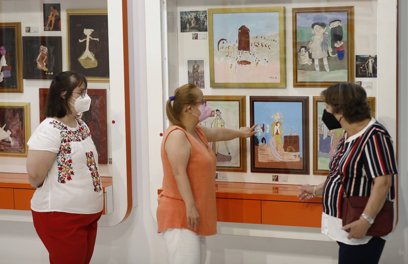 La exposición de Down Córdoba en el centro comercial La Sierra, en imágenes