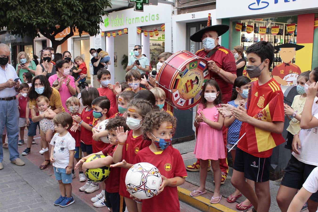 Eurocopa 2021: Manolo el del Bombo calienta motores en Sevilla