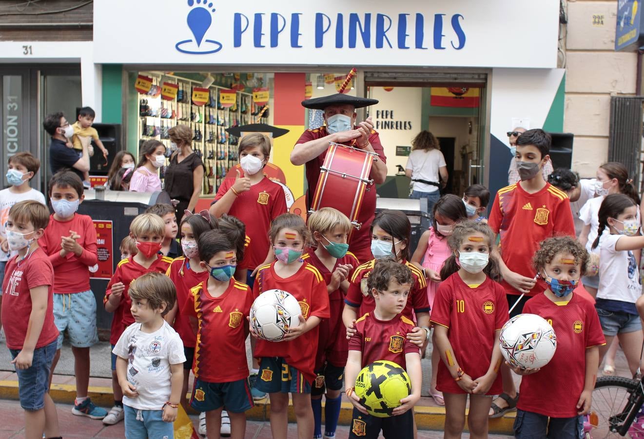 Eurocopa 2021: Manolo el del Bombo calienta motores en Sevilla