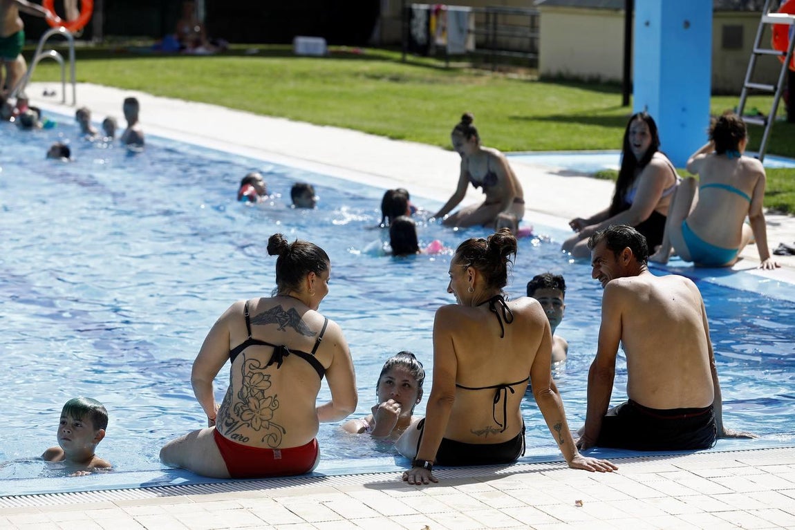La piscina de la calle Marbella de Córdoba, en imágenes
