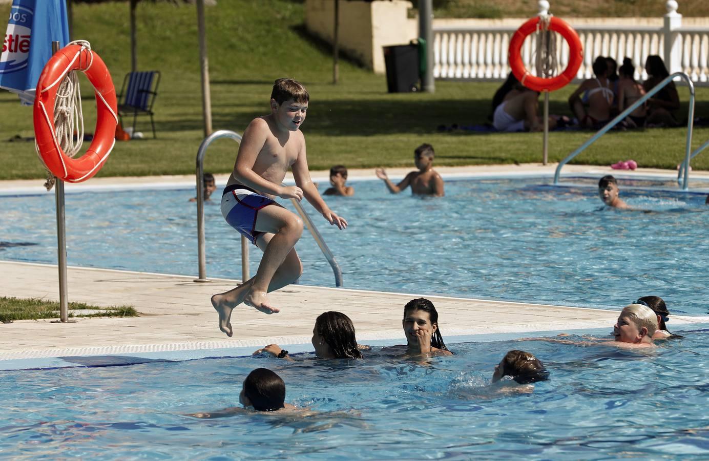 La piscina de la calle Marbella de Córdoba, en imágenes