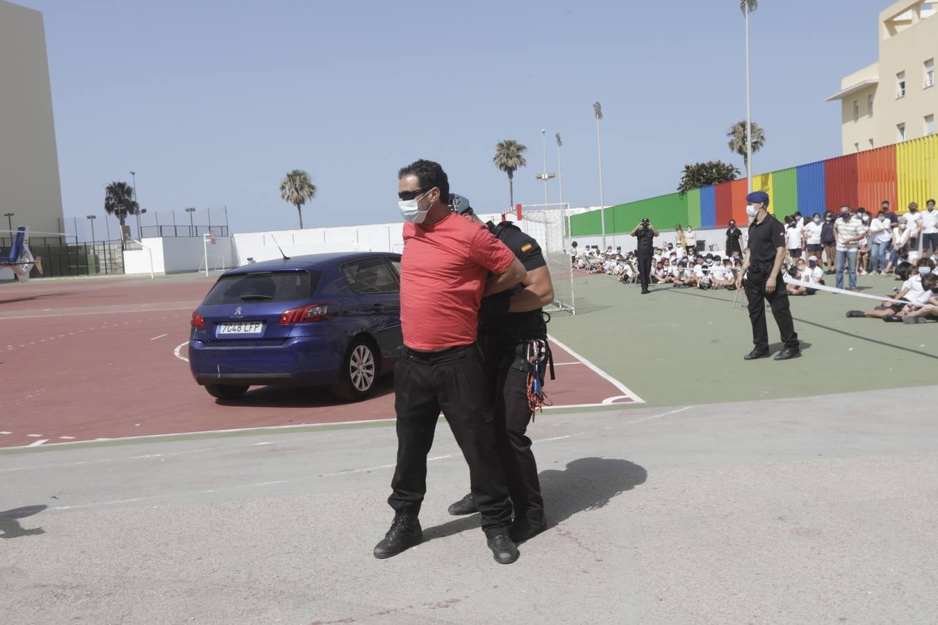 Fotos: La clase magistral de la Policía en el colegio San José-Esclavas de Cádiz