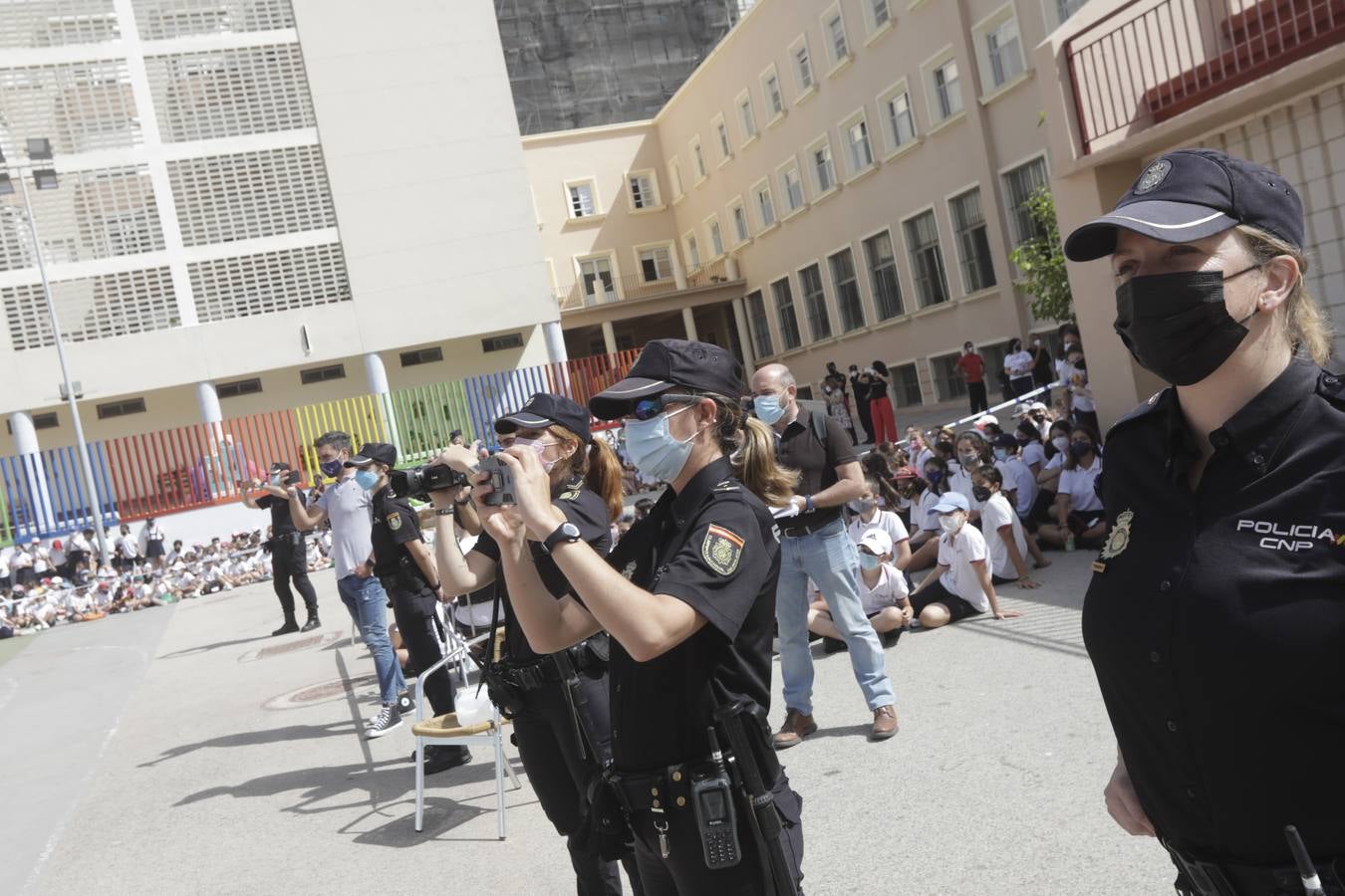 Fotos: La clase magistral de la Policía en el colegio San José-Esclavas de Cádiz