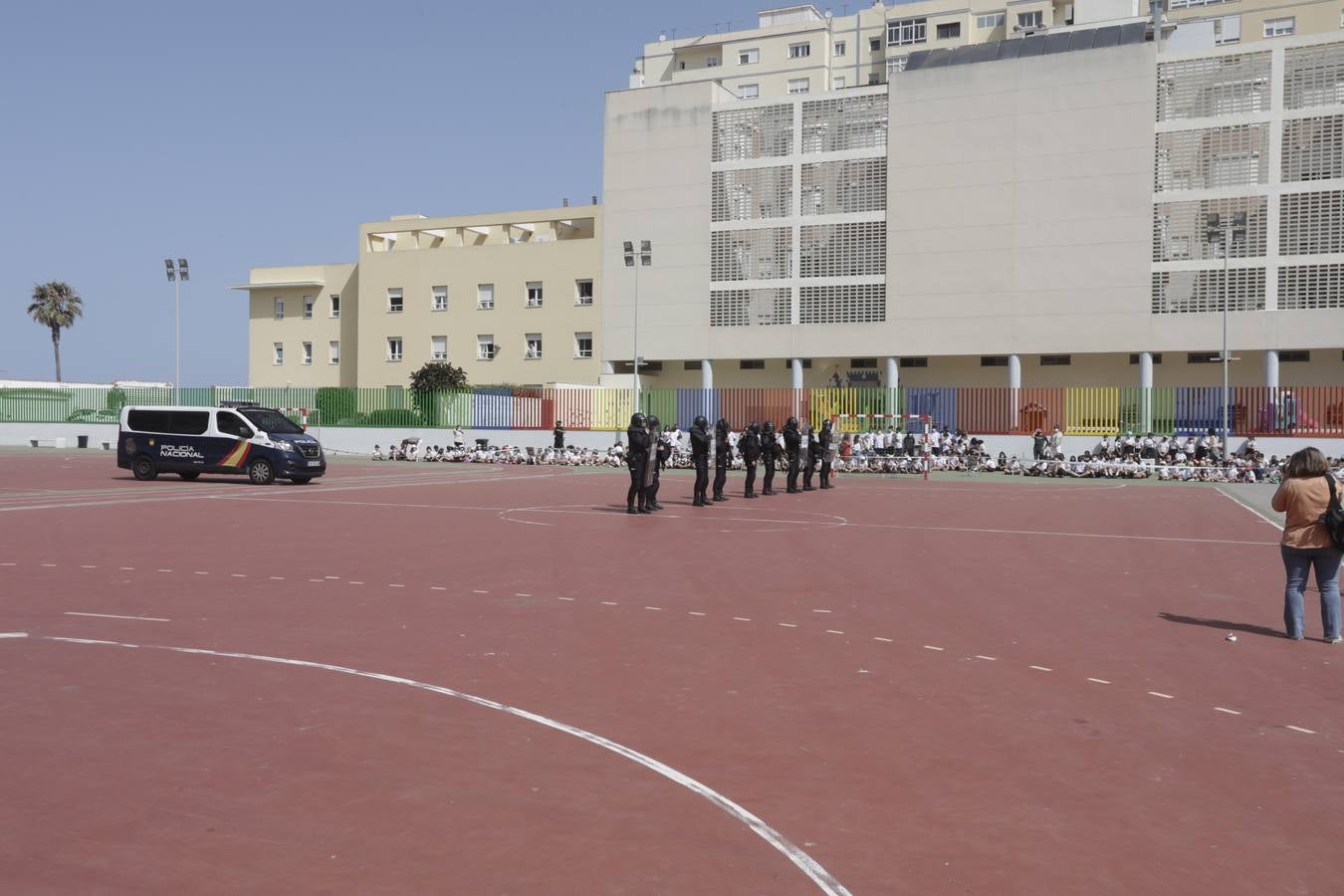 Fotos: La clase magistral de la Policía en el colegio San José-Esclavas de Cádiz