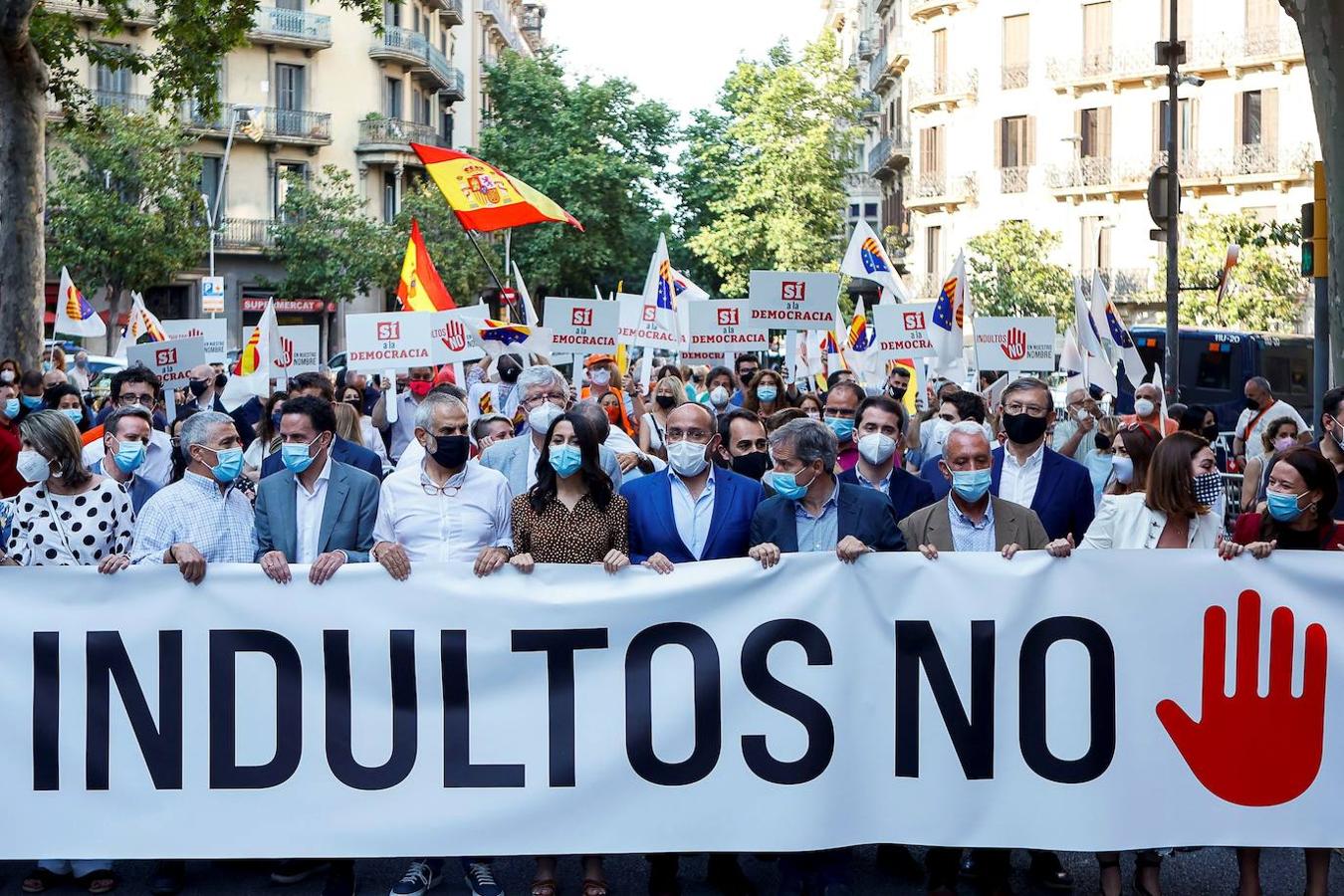 Barcelona protesta contra los indultos a los presos del 1-0