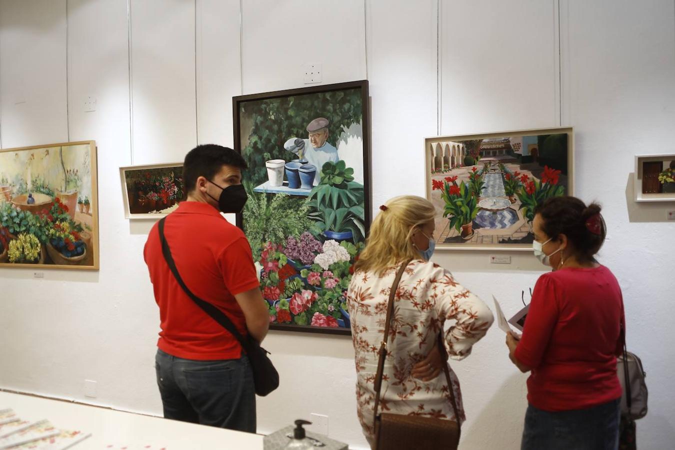 La exposición &quot;El color en los Patios de Córdoba&quot; de Viana, en imágenes