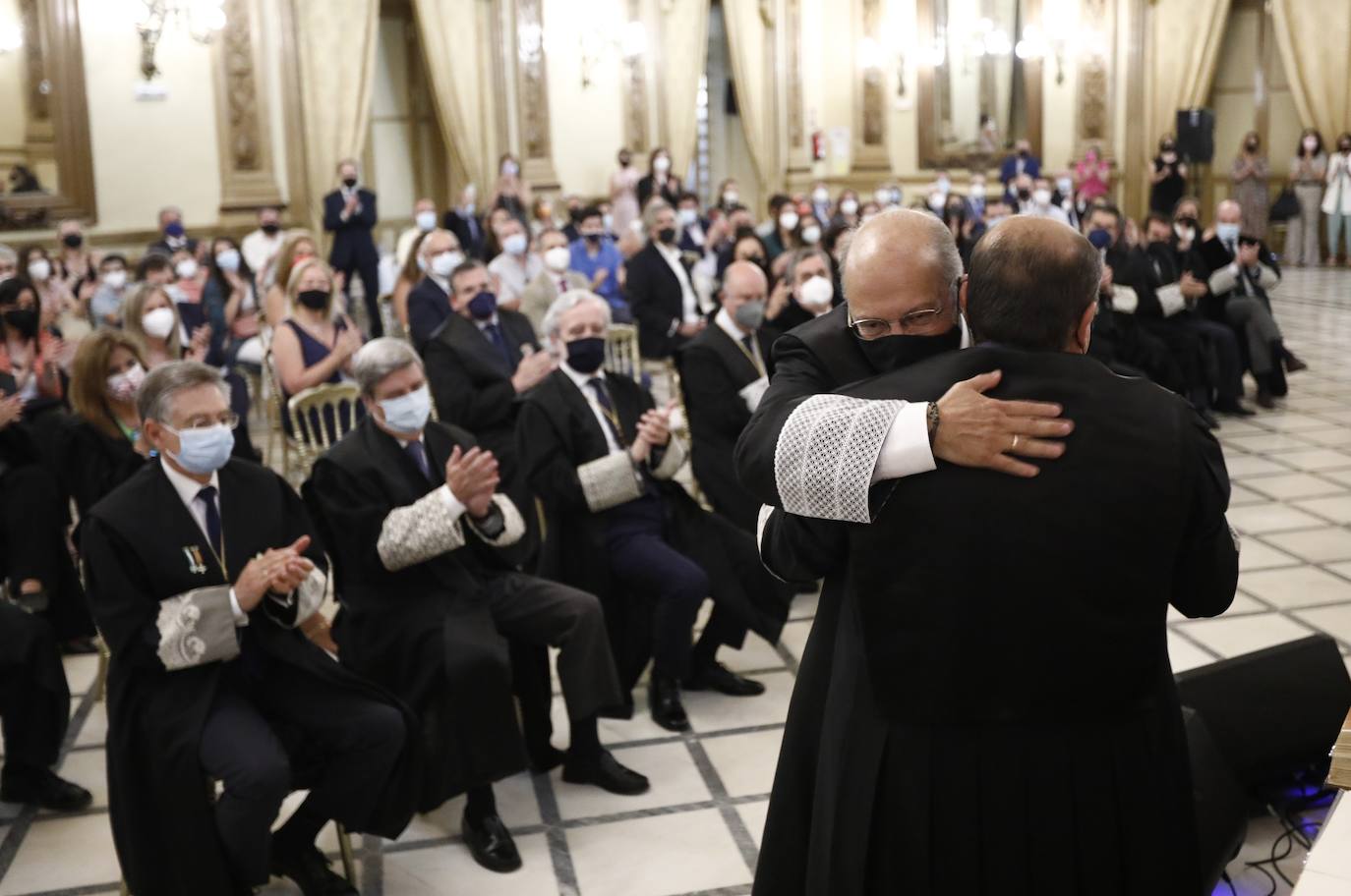 La toma de posesión del nuevo decano de los abogados de Córdoba, en imágenes