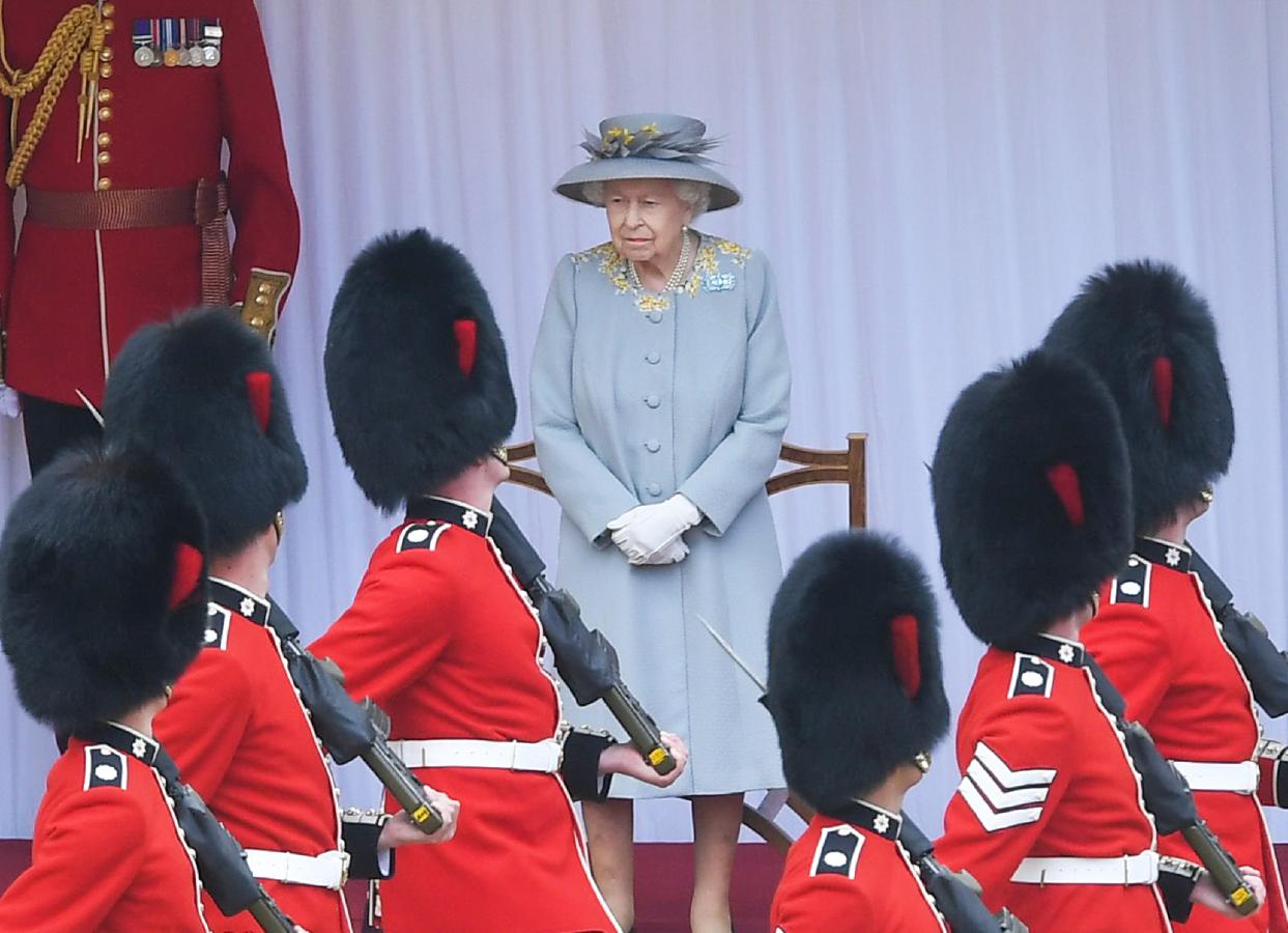 El cumpleaños oficial de la Reina Isabel, en imágenes