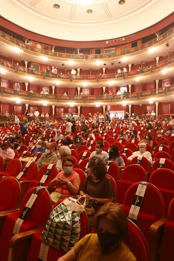 La representación de &#039;Eva contra Eva&#039;, en el Gran Teatro de Córdoba, en imágenes