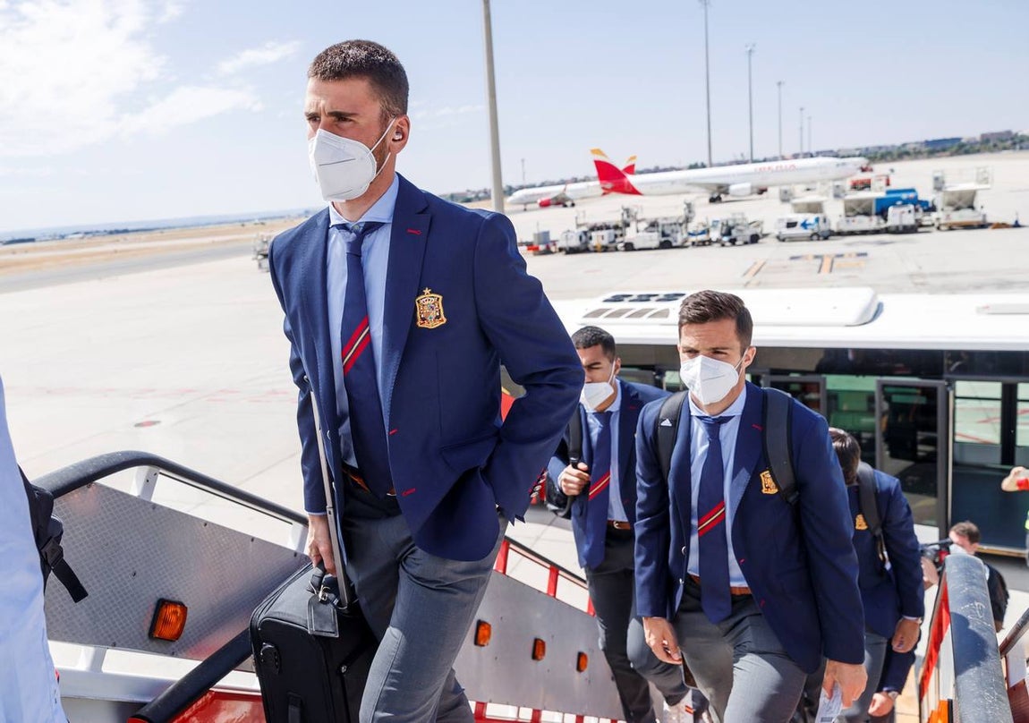 La selección española a su llegada en el aeropuerto de San Pablo