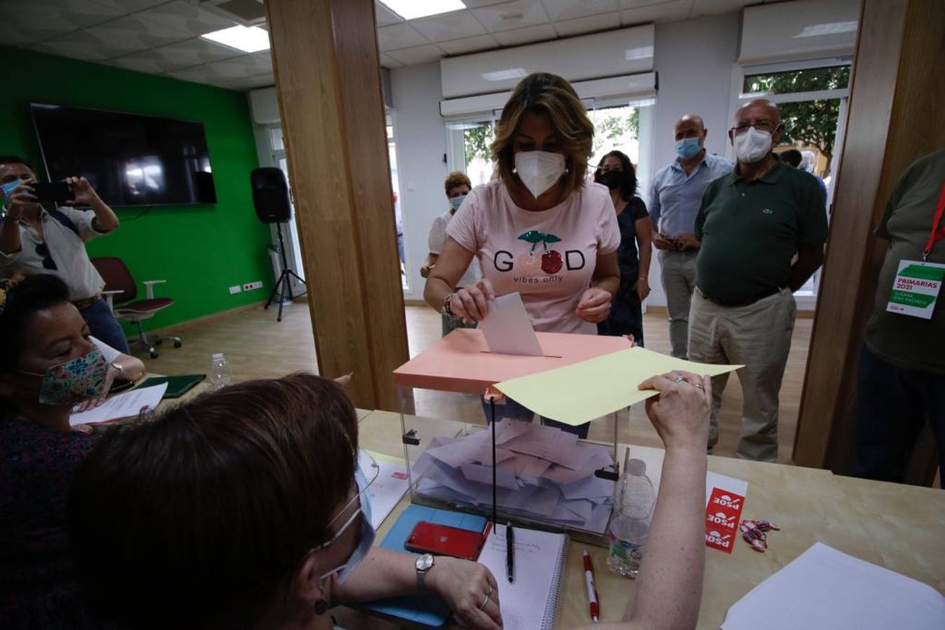 En imágenes, candidatos y militantes votan en las primarias del PSOE Andalucía en Sevilla