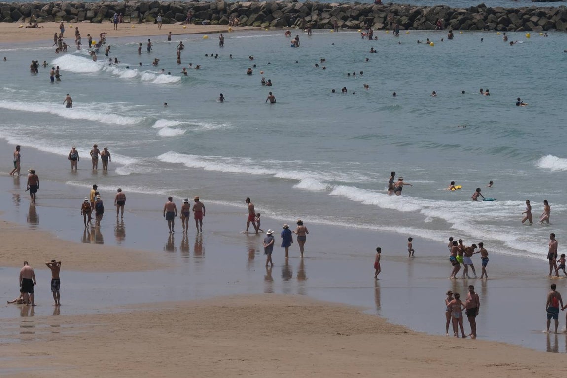 Fotos: Las playas de Cádiz capital siguen sin vigilancia policial