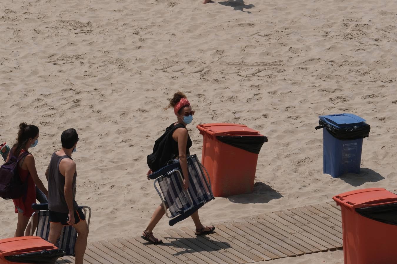 Fotos: Las playas de Cádiz capital siguen sin vigilancia policial