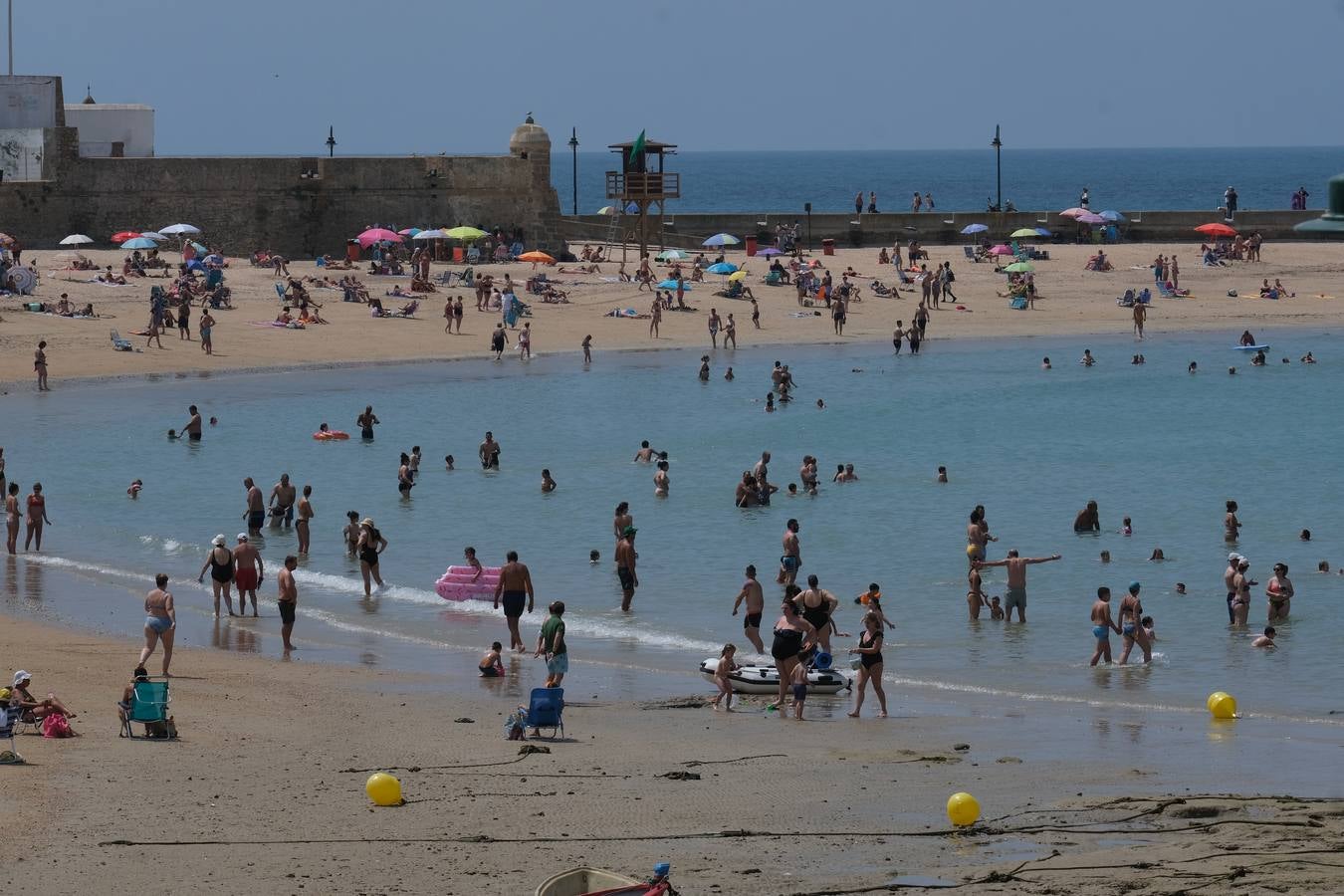 Fotos: Las playas de Cádiz capital siguen sin vigilancia policial