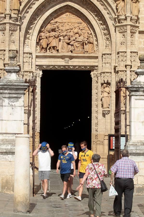 Eurocopa 2020 en Sevilla: calor y ganas de fiesta entre los aficionados de España y Suecia