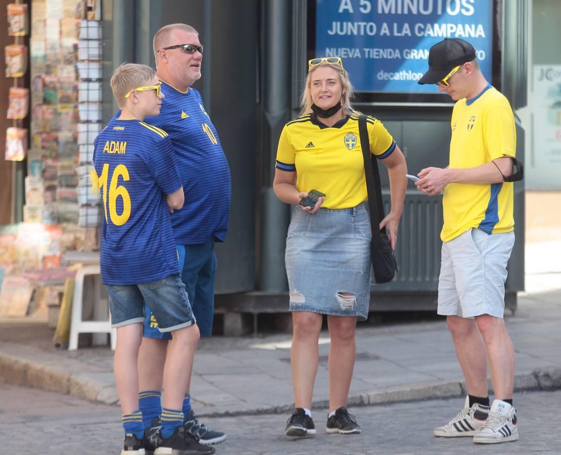 Eurocopa 2020 en Sevilla: calor y ganas de fiesta entre los aficionados de España y Suecia