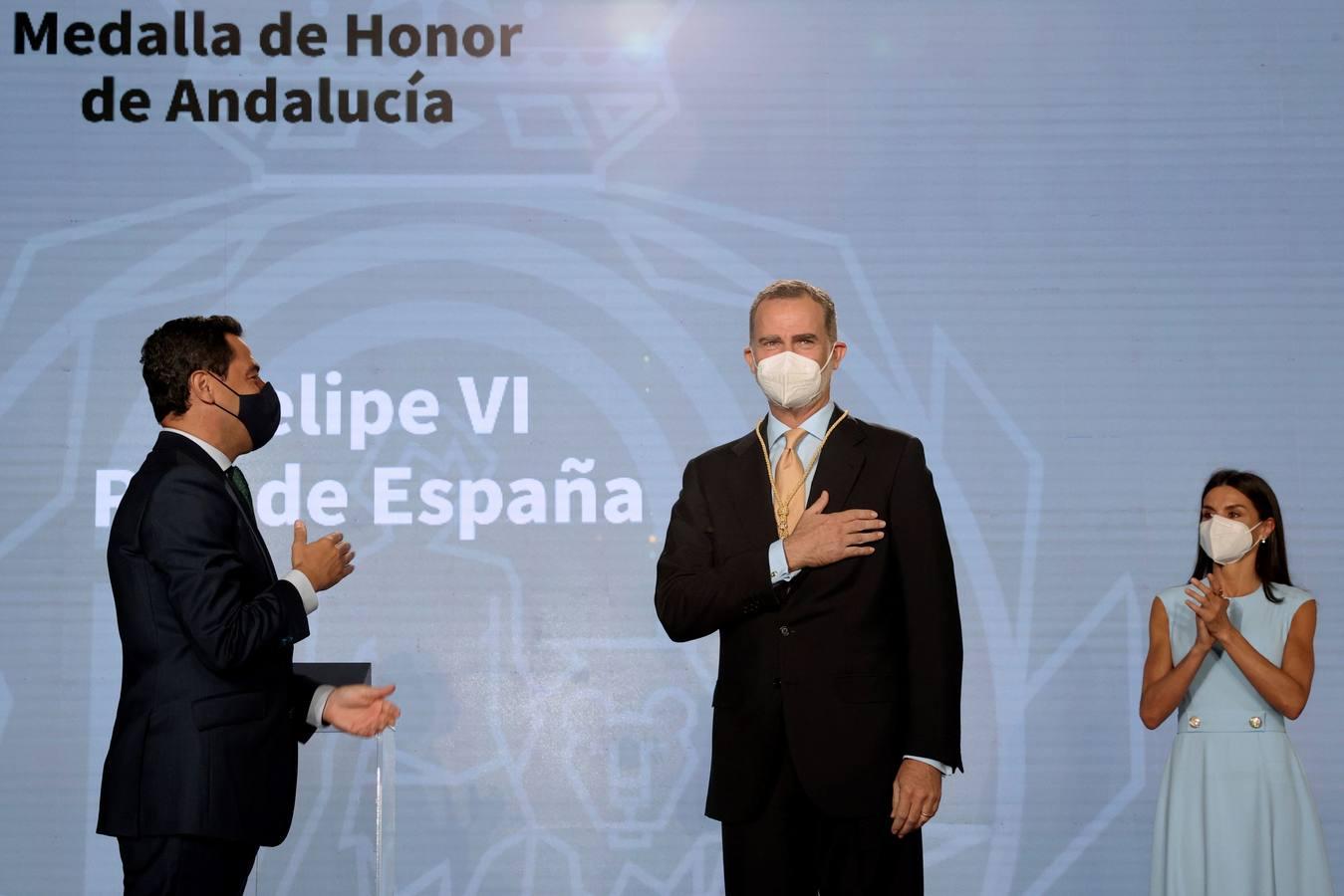 En imágenes, la entrega de la Medalla de Honor de Andalucía al Rey Felipe VI en Sevilla