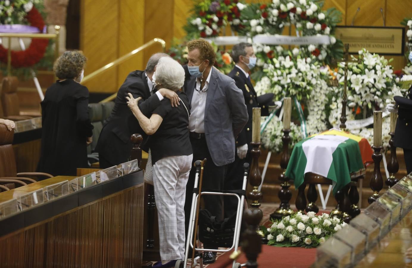 Capilla ardiente de Manuel Clavero en el Parlamento de Andalucía